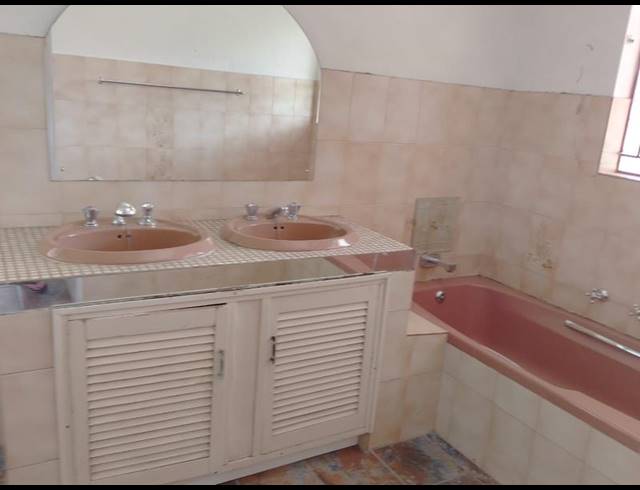 5 BEDROOM HOUSE FOR SALE IN PETERSFIELD